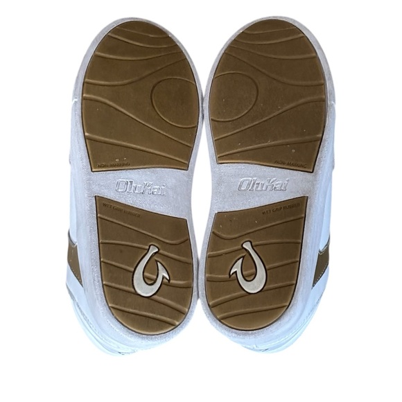 Women’s OluKai Ha’upu White Leather Sneakers with Gold Stripe Detail Logo Size 8 - Picture 6 of 7